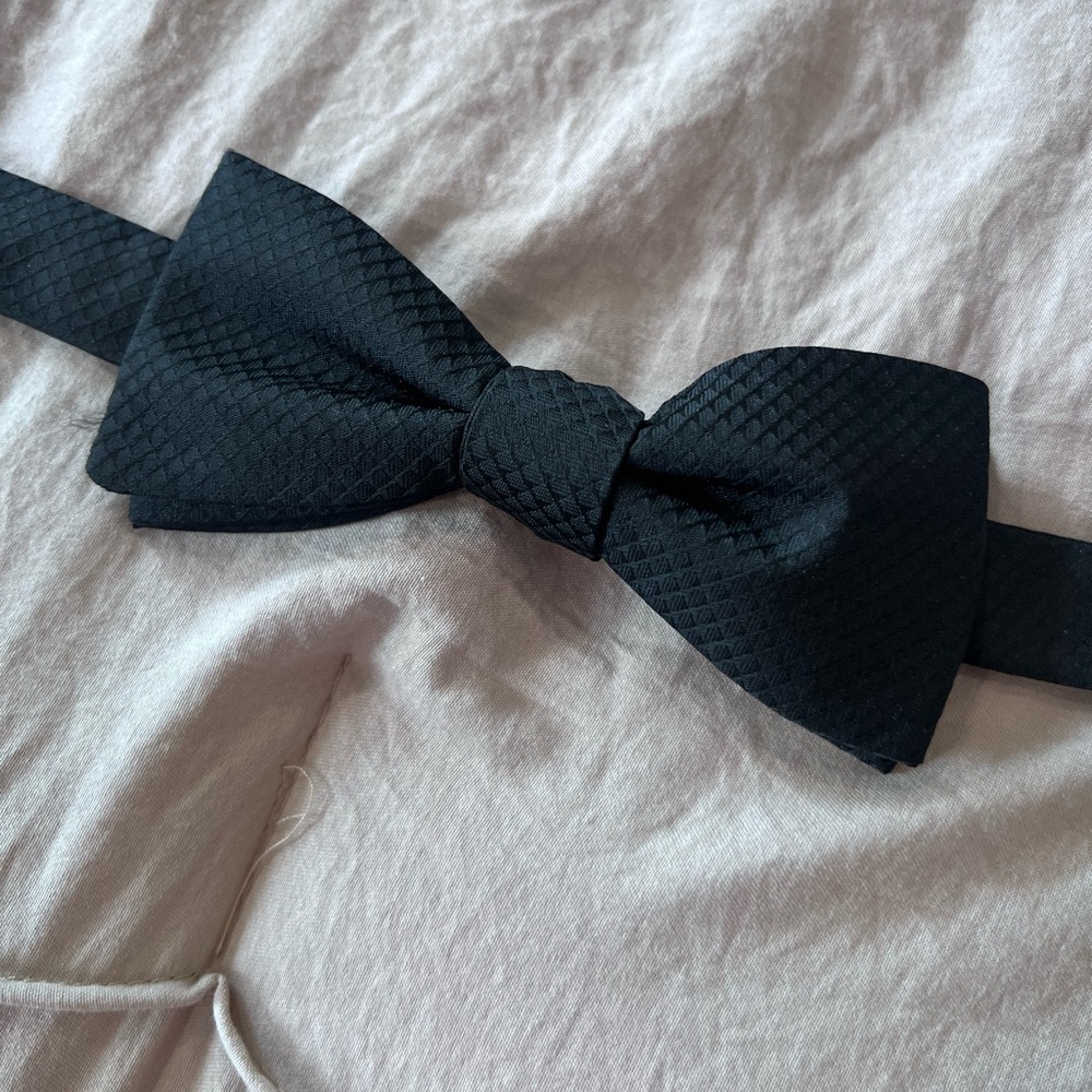 Apt. 9 Black Textured Bow Tie